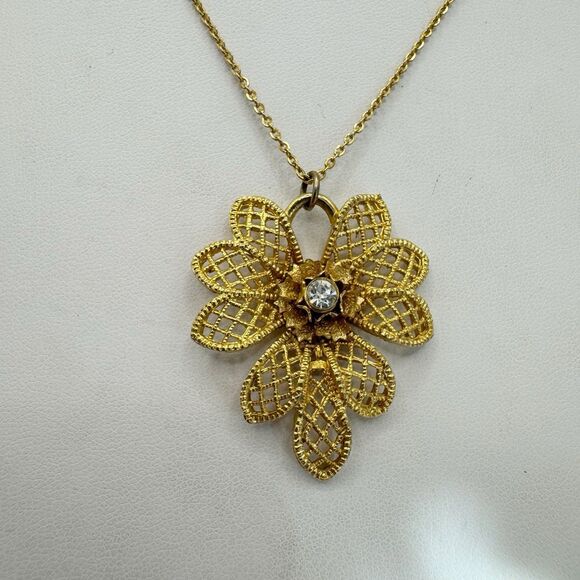 Vintage Gold Tone Waffle Weave Flower Rhinestone Pendant Necklace Unique Spring - Picture 3 of 9
